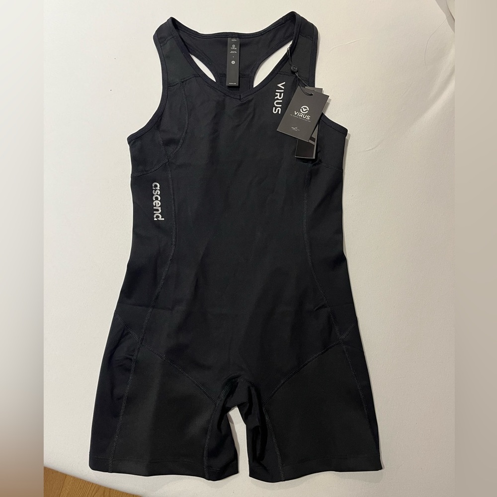 NEW Virus Ascend Singlet Women’s Small Black